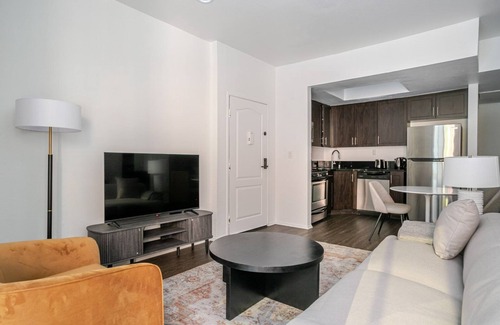 La Brea Apartment | Blueground | La Brea, rooftop, nr The Grove