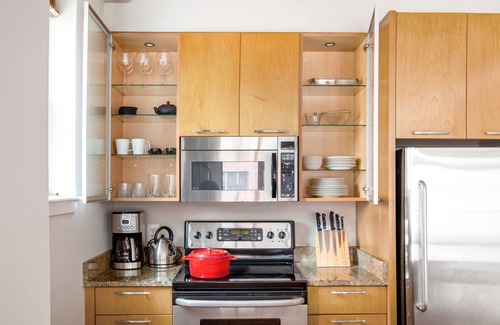 Logan Circle Apartment | Blueground | Logan Circle, rooftop, nr Dupont Circle