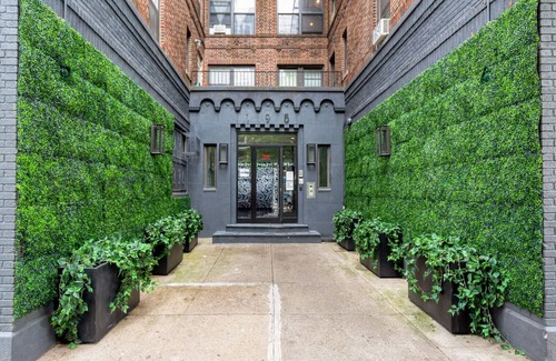 East Village Apartment | Blueground | Lower East Side, AC, nr Katz's