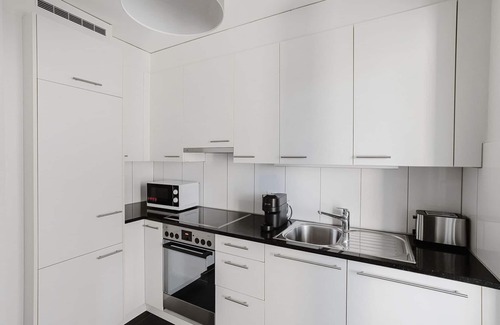Allschwil Apartment | Blueground | Matthäus, balcony & w/d, nr zoo