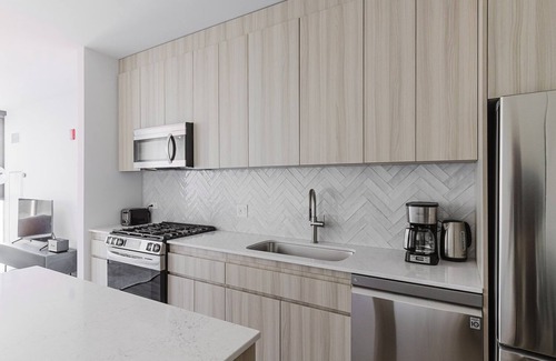 Illinois Medical District Apartment | Blueground | Medical District 1bd apartment