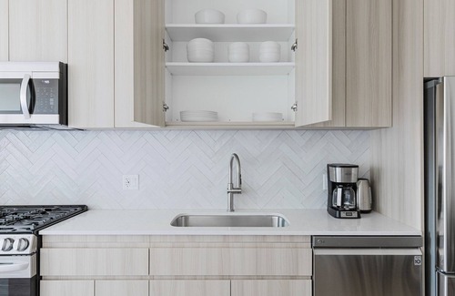 Illinois Medical District Apartment | Blueground | Medical District 1bd apartment