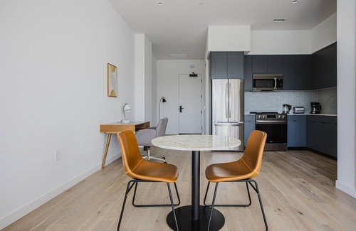 Greater Wilshire - Hancock Park Apartment | Blueground | Mid-Wilshire, AC, w/d, nr LACMA
