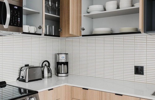 Greater Wilshire - Hancock Park Apartment | Blueground | Mid-Wilshire, AC, w/d, nr LACMA