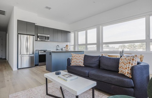 Greater Wilshire - Hancock Park Apartment | Blueground | Mid-Wilshire, AC, w/d, nr LACMA