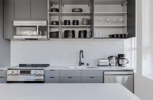 Greater Wilshire - Hancock Park Apartment | Blueground | Mid-Wilshire, AC, w/d, nr LACMA