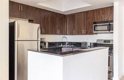 Greater Wilshire - Hancock Park Apartment | Blueground | Mid-Wilshire, rooftop BBQ, nr museum