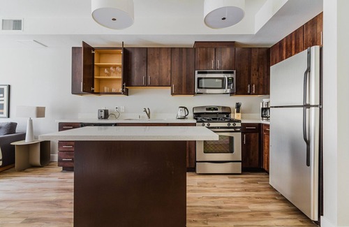 Mountain View Apartment | Blueground | Mountain View, pool, nr Shoreline Park