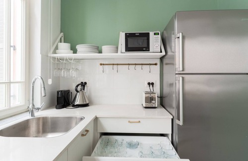 Tel Aviv City Center Apartment | Blueground | Nahalat Byniamin, Exquisite (TLV-54)