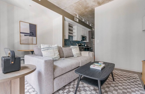 NoMa Apartment | Blueground | NoMa, rooftop pool, nr Union Station
