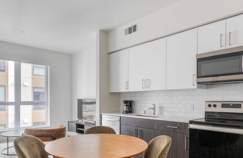 Hayward Apartment | Blueground | North Hayward, pool, nr Hayward Park