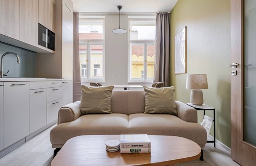 Nusle Apartment | Blueground | Nusle, city view, nr Vysehrad (PRG-73)