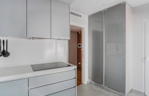 Paco De Arcos Apartment | Blueground | Oeiras, furnished, a/c, washer