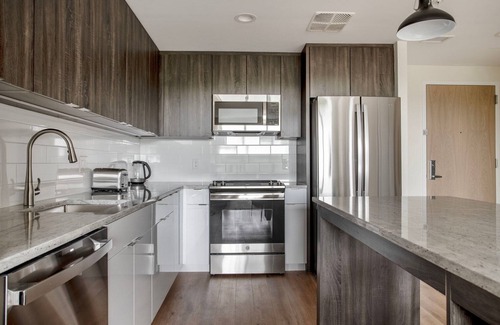 Pentagon City Apartment | Blueground | Pentagon City, rooftop, nr Potomac