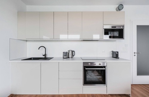 Prague 3 Apartment | Blueground | Prague 3, balcony, parking (PRG-39)