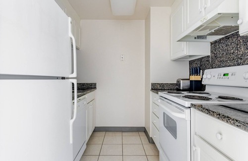 Prudential - St. Botolph Apartment | Blueground | Prudential, gym & AC, nr library