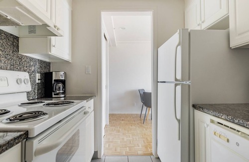 Prudential - St. Botolph Apartment | Blueground | Prudential, gym & AC, nr library