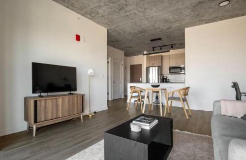 River North Apartment | Blueground River North gym pool 1 block to l CHI-1046