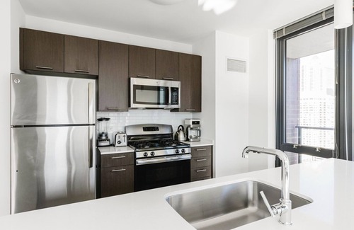 Killgubbin Apartment | Blueground | River North, pool & w/d, nr Mile