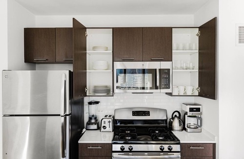 Killgubbin Apartment | Blueground | River North, pool & w/d, nr Mile