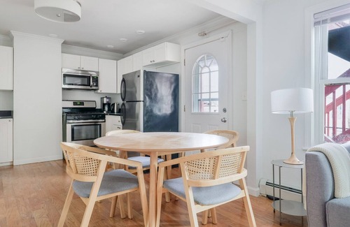 South Boston Apartment | Blueground | S. Boston, w/d, balcony, nr ICA