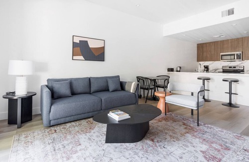 Santa Clara Apartment | Blueground | Santa Clara, balcony, nr Central Park