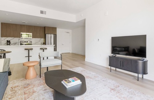Santa Clara Apartment | Blueground | Santa Clara, balcony, nr Central Park