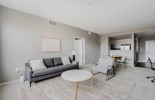 San Jose Apartment | Blueground | Santana Row, pool & w/d, nr mall