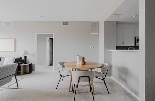 San Jose Apartment | Blueground | Santana Row, pool & w/d, nr mall