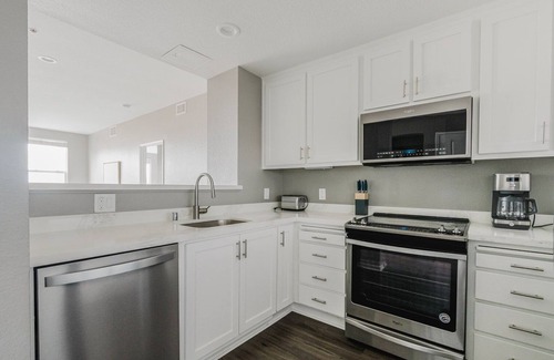 San Jose Apartment | Blueground | Santana Row, pool & w/d, nr mall