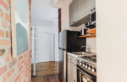 SoHo Apartment | Blueground | SoHo, AC & elevator, nr park