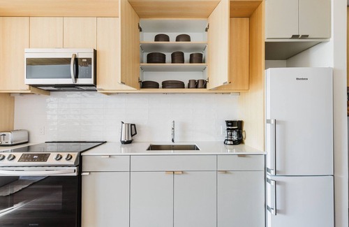 East Somerville Apartment | Blueground | Somerville, gym & AC, nr Assembly