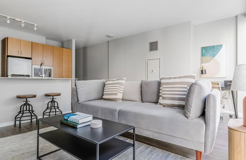 Streeterville Apartment | Blueground | Streeterville, pool & gym, nr Pier