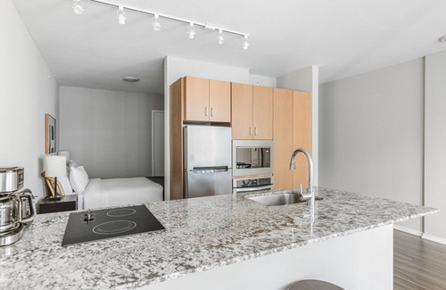 Streeterville Apartment | Blueground | Streeterville, pool & gym, nr Pier