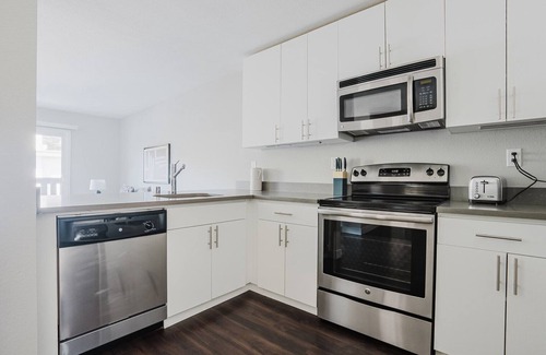 Sunnyvale Apartment | Blueground | Sunnyvale, pool & w/d, nr museum