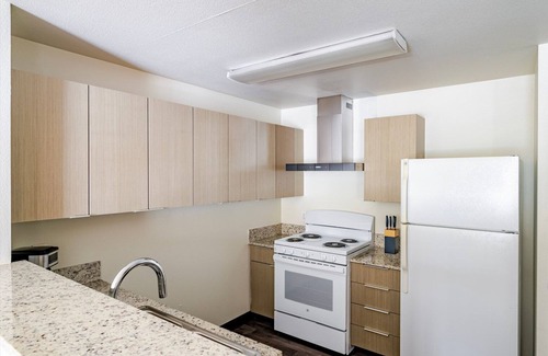 University District Apartment | Blueground | Univ Dist, pet area & elev, nr UW