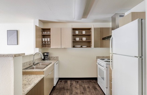 University District Apartment | Blueground | Univ Dist, pet area & elev, nr UW