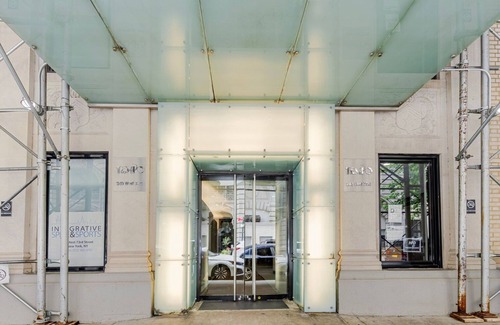 Lincoln Square Apartment | Blueground | Upper West Side, fitness center, nr Central Park