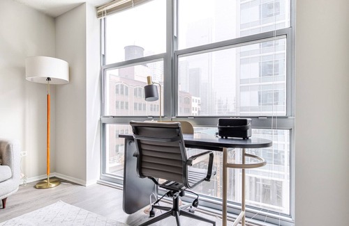 West Town Apartment | Blueground | West Loop, gym & bbq, nr Willis Tower