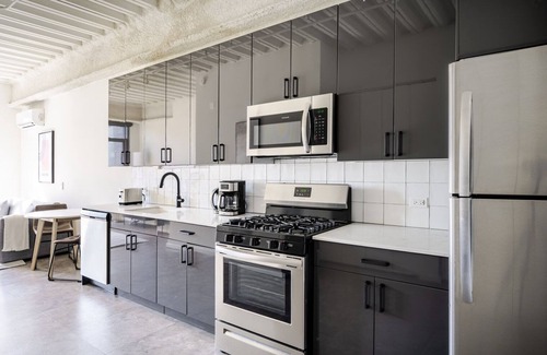 Near West Side Apartment | Blueground | West Loop, rooftop, nr Union Park