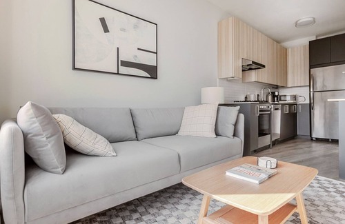 West Town Apartment | Blueground | West Town, washer, nr Chicago River