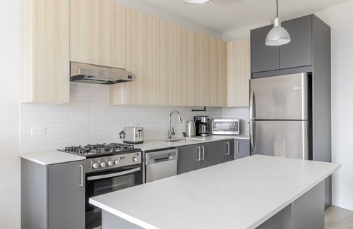 West Town Apartment | Blueground | West Town, washer, nr Chicago River