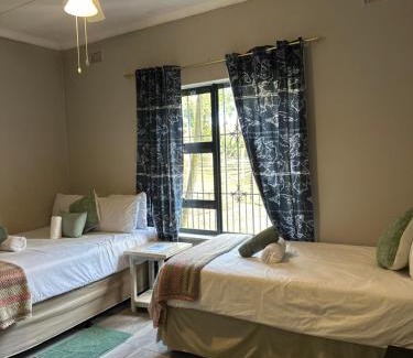 Palm Beach House | BlueHive guesthouse