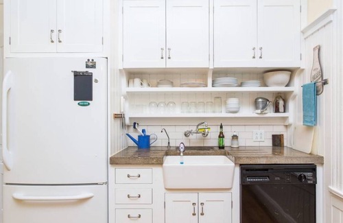 West Town Apartment | BlueJay/Unique One Bedroom Full of Amazing Art