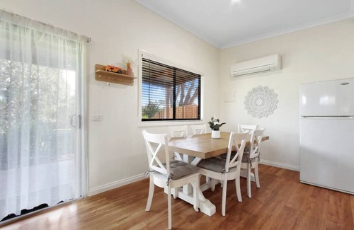 Metung House | Bluelake Cottage Metung