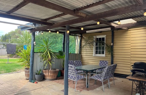 Dunolly House | Bluemist Holiday Accommodation Dunolly
