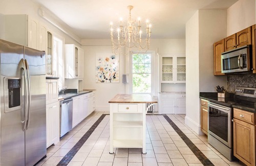 Blue Ridge House | Bluemont Belle is settled on a Historic Equestrian VA Estate