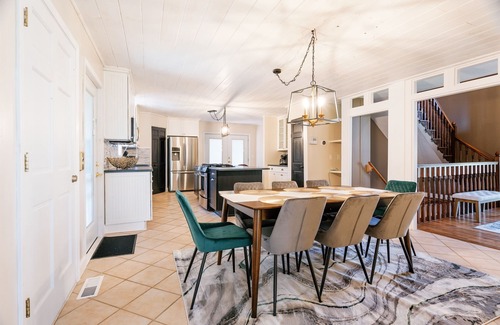 Morganton Cabin | BlueRidge -IndoorPool,HotTub,BBQ,Firepit & Theater