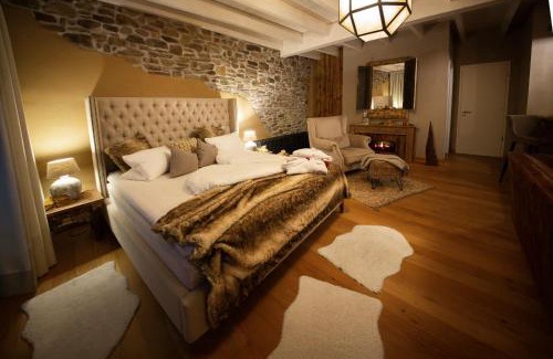 Sankt-Vith House | Bluestone Chalet