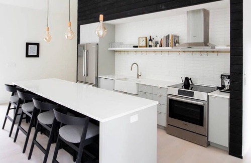 Town of Olive House | Bluestone Cove - Modern Escape in the Woods